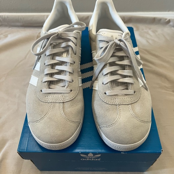 Adidas Originals Men's Grey GAZELLE Sneakers (suede material) - Picture 2 of 4